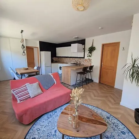 Apartment T2 Refait A Neuf Avec Parking A 1000m Du Annecy