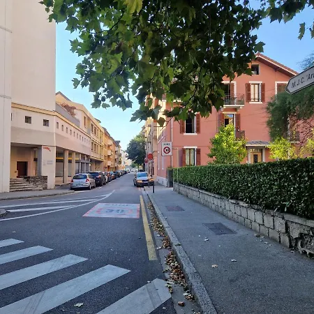 T2 Refait A Neuf Avec Parking A 1000m Du Annecy