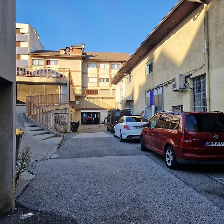 Apartment T2 Refait A Neuf Avec Parking A 1000m Du *